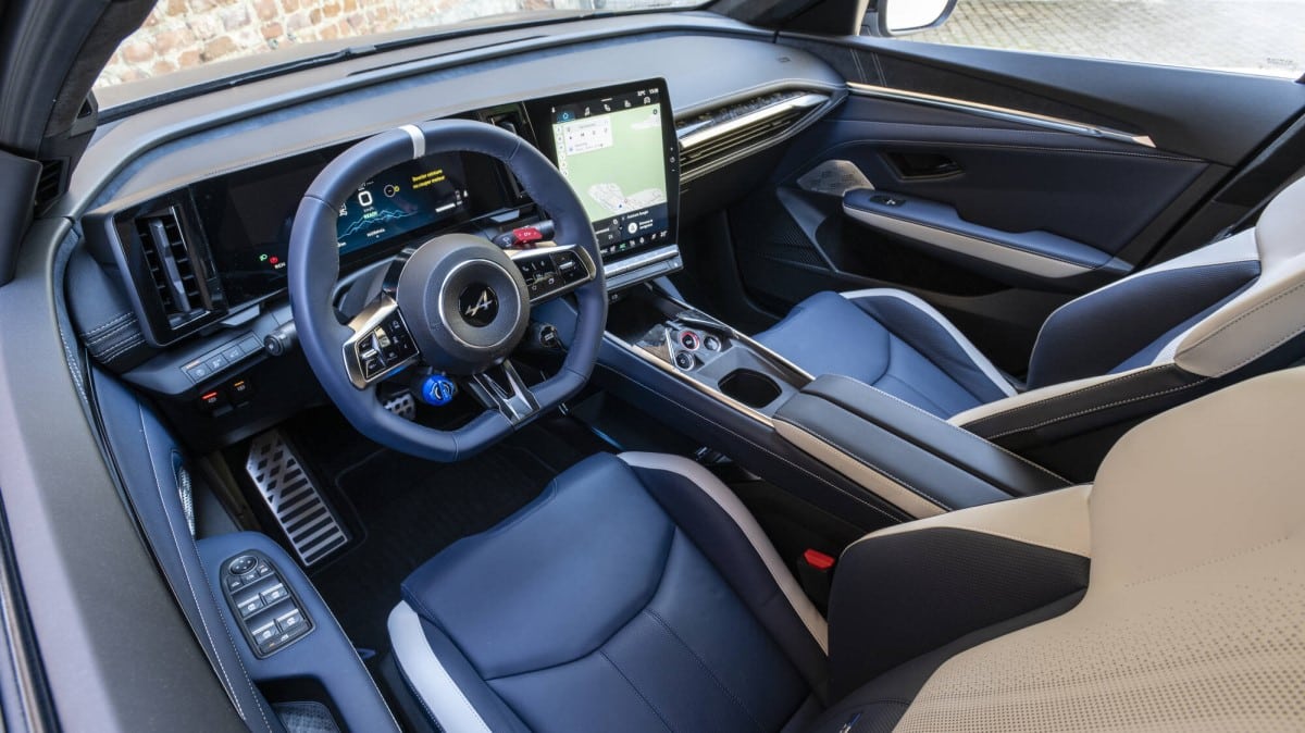 Alpine A390