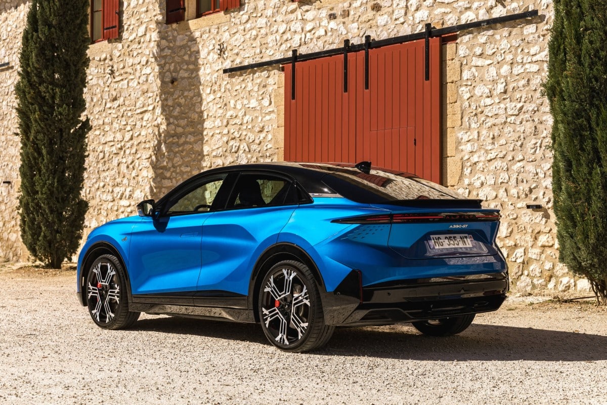 Alpine A390